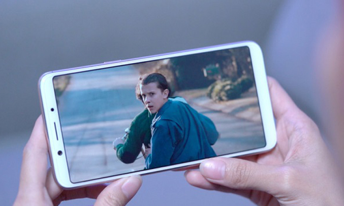 Oppo F5 Youth vàng cấu hình mạnh mẽ