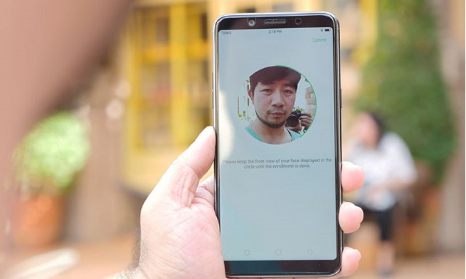 Oppo F5 Youth vàng bảo mật bằng khuôn mặt