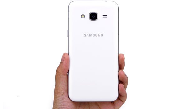 Điện thoại Samsung Galaxy J3 với thiết kế trang nhã