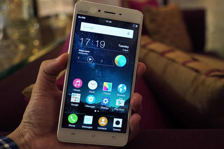 Màn hình 5 inch mặt kính cong trên điện thoại Vivo V3