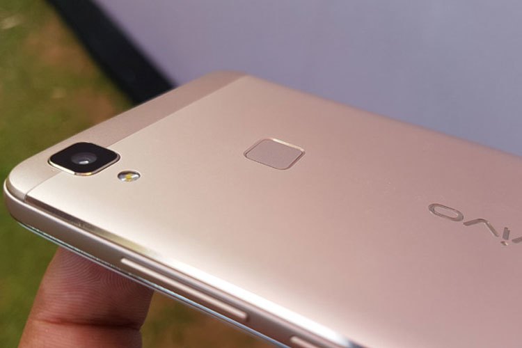 điện thoại Vivo V3 với HĐH Funtouch OS2.5 nền tảng Android 5.0 Lollipop