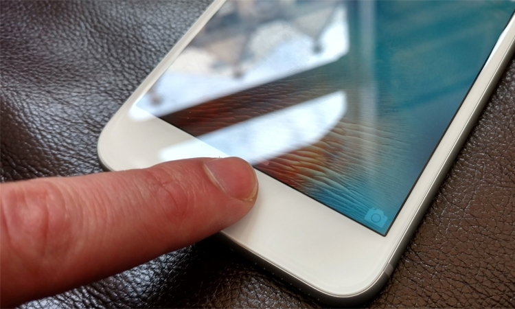 iPhone 6s Plus 32 GB Rose Gold tăng cường bảo mật cao với cảm biến vân tay trên nút Home