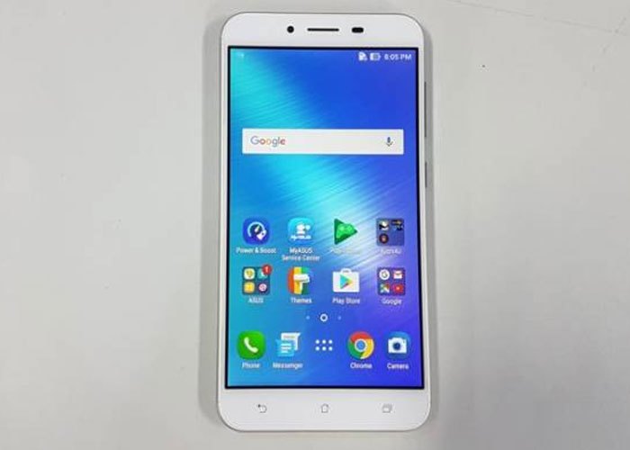 Điện thoại Asus ZenFone 3 Max ZC553KL màu bạc với màn hình FHD cực nét