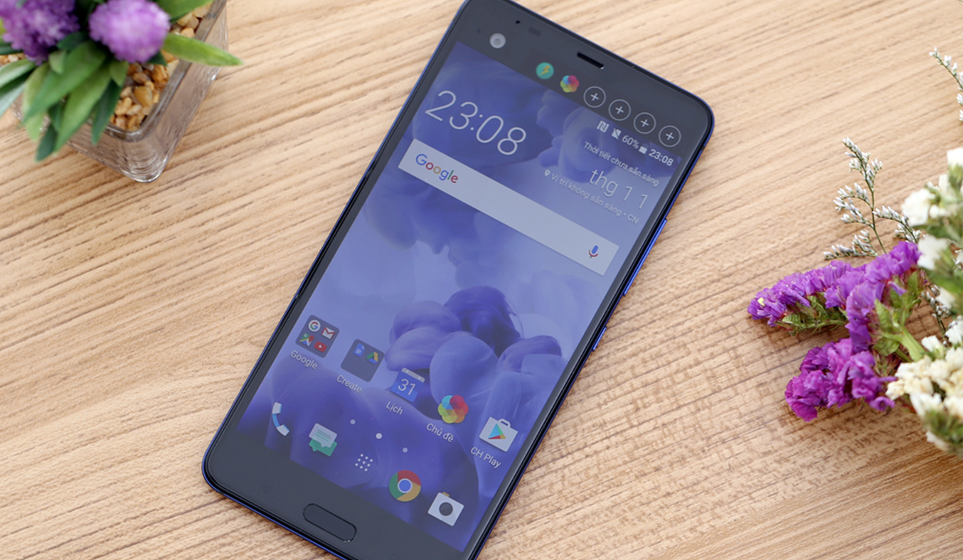 HTC U ULtra màn hình sắc nét