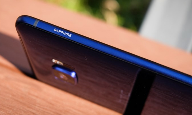 HTC U ULtra sạc pin nhanh hơn