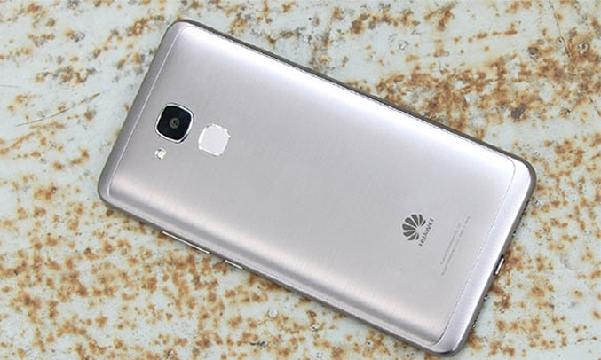 Chiếc điện thoại Huawei GR5 Mini xám nhỏ gọn