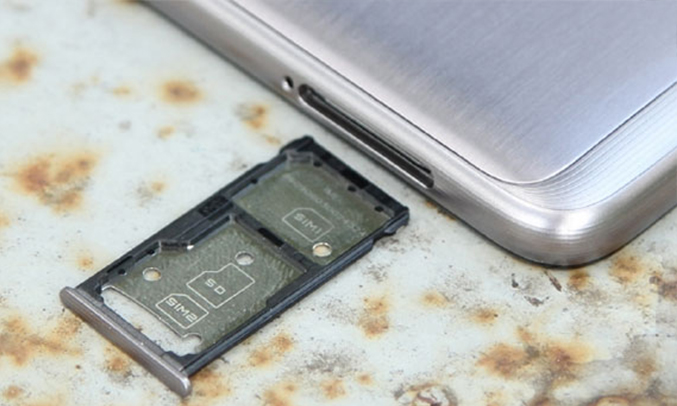 Chiếc điện thoại Huawei GR5 Mini xám 2 sim tiện lợi