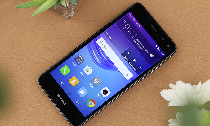 Điện thoại Huawei Y5 2017 màn hình dễ thao tác