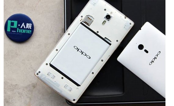 Điện thoai Oppo Find 7A m&agrave;u trắng thời lượng sử dụng pin l&acirc;u