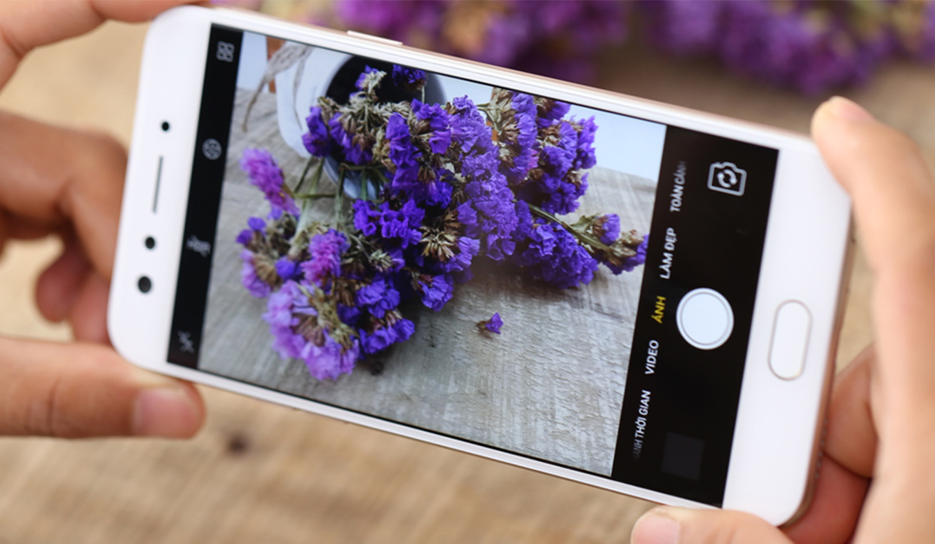 Oppo F3 vàng màn hình fullHD