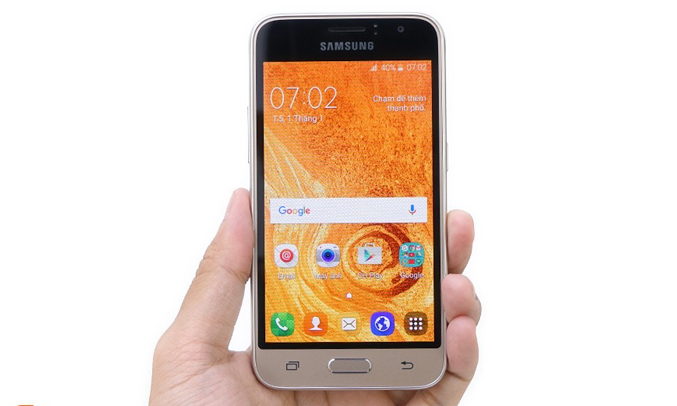 Điện thoại Samsung Galaxy J1 màu sắc trẻ trung