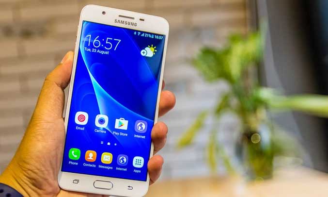 Bộ nhớ gấp đôi với dung lượng 32GB thoải mái lưu trữ dữ liệu cùng CPU 8 nhân tốc độ 16Hz