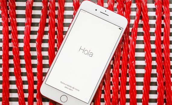 Trải nghiệm hình ảnh sống động cùng màn hình điện thoại iPhone 7 màu đỏ 