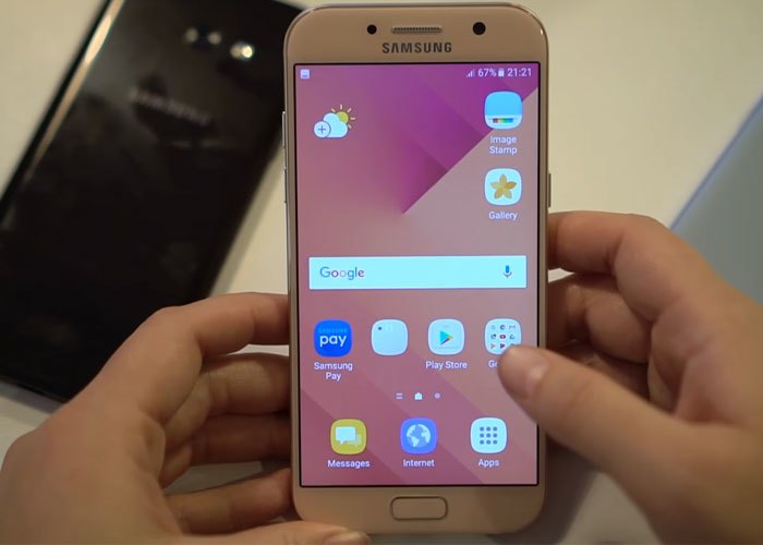 Điện thoại Samsung Galaxy A5 2017 màu vàng thiết kế đầy sang trọng