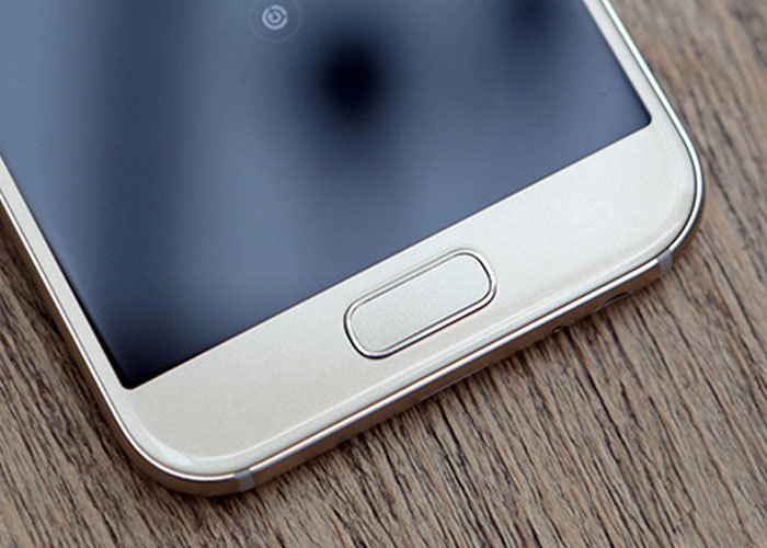 Điện thoại Samsung Galaxy A7 2017 màu vàng có thời lượng pin lớn