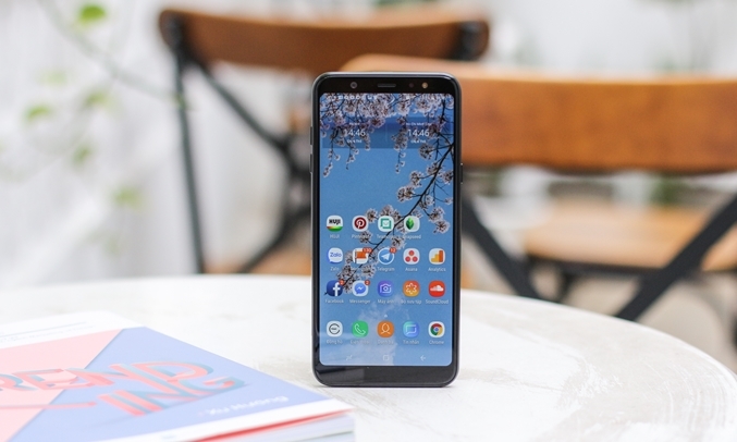 Samsung Galaxy A6 màu xanh (2018) màn hình tràn viền sắc nét