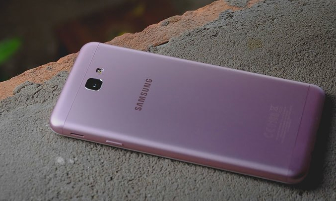 Điện thoại Samsung Galaxy J5 Prime (hồng vàng) vận hành liên tục