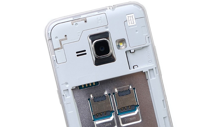 Điện thoại Samsung Galaxy J1 2 sim 2 sóng