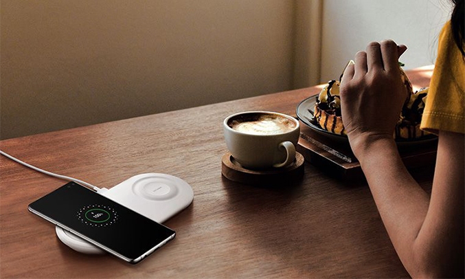 Samsung Galaxy S10+ sạc nhanh không dây