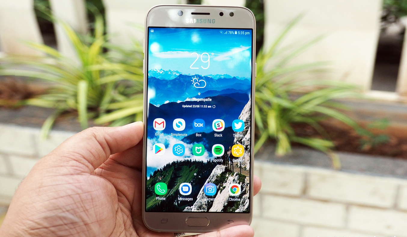 Điện thoại Samsung Galaxy J7 Pro màu vàng mang phong cách thời thượng