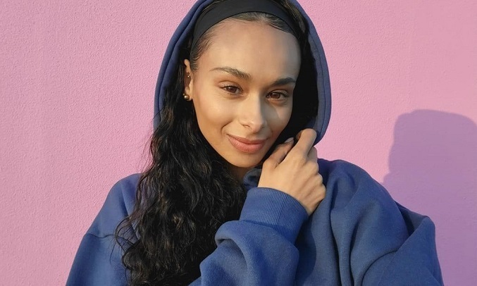 Điện thoại Samsung Galaxy S21 Plus 5G 8GB/256GB Đen - Selfie đẹp tự nhiên