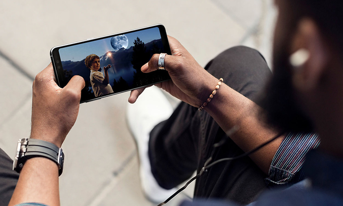 Samsung Galaxy A8+ 2018 vàng chip xử lý mạnh mẽ