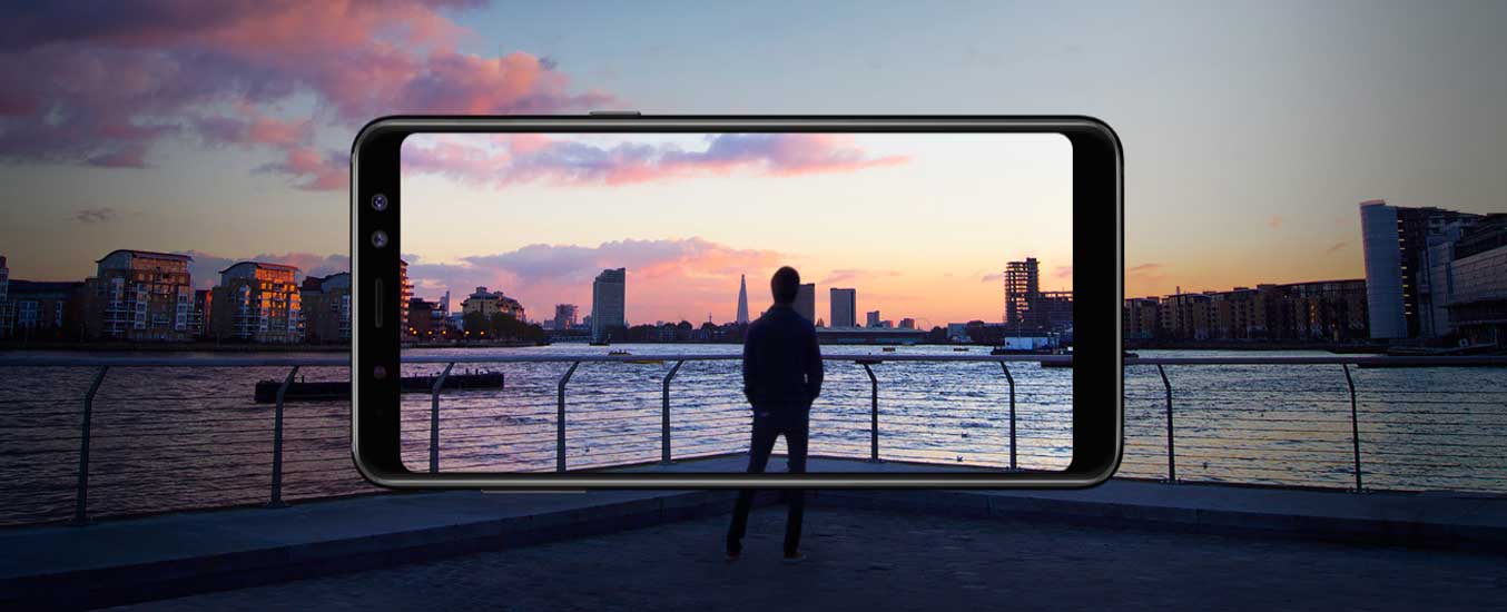 Samsung Galaxy A8+ 2018 viền kim loại hoàn hảo