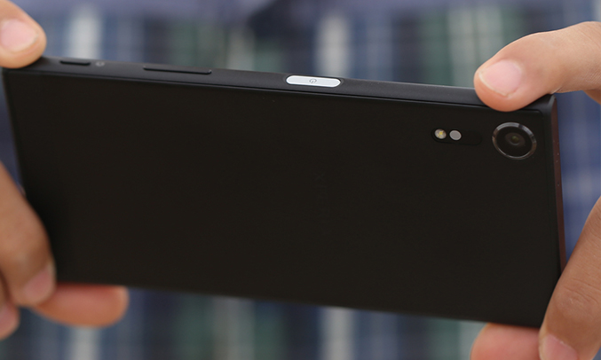Điện thoại Sony Xperia XZs màu đen cấu hình mạnh mẽ