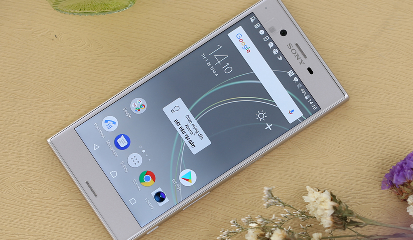Điện thoại Sony Xperia XZs màu bạc hiện đại