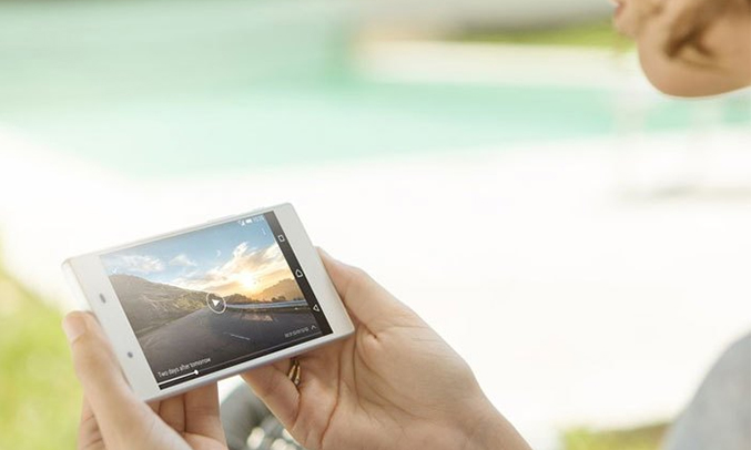 Điện thoại Sony Xperia XZs màu bạc chống nước