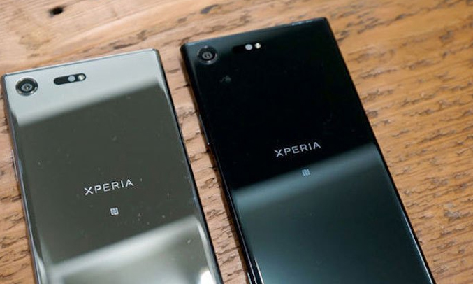  Điện thoại Sony Xperia XZ Premium màu đen kim loại nguyên khối