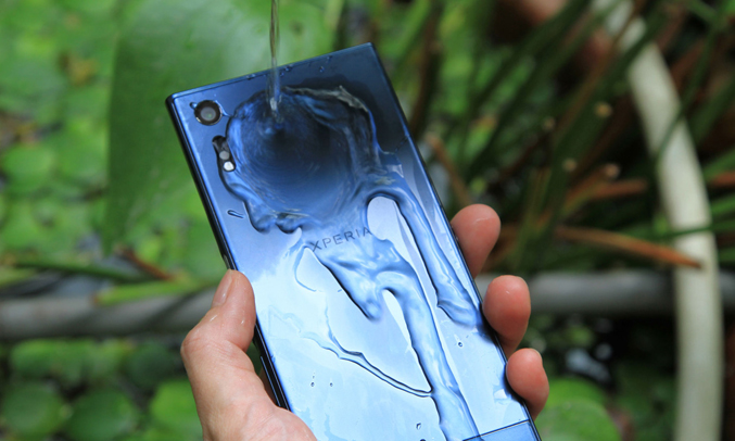 Điện thoại Sony Xperia XZ F8332VN trang bị khả năng chống nước