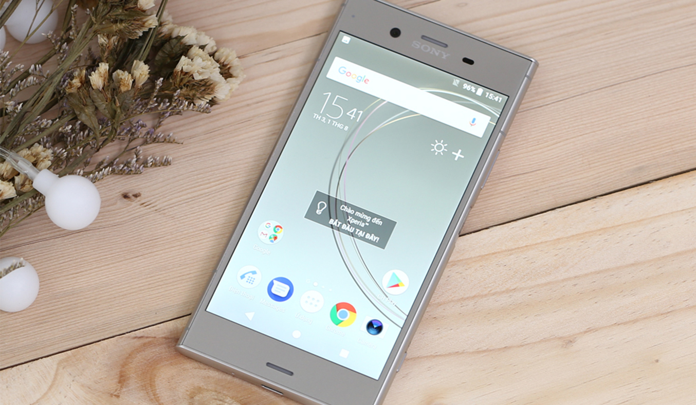 Điện thoại di động Sony Xperia XZ1 màu bạc siêu mỏng