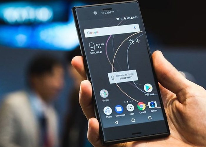 Điện thoại Sony Xperia XZS màu đen với pin thông minh