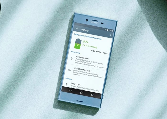 Điện thoại Sony Xperia XZS màu xanh với pin thông minh