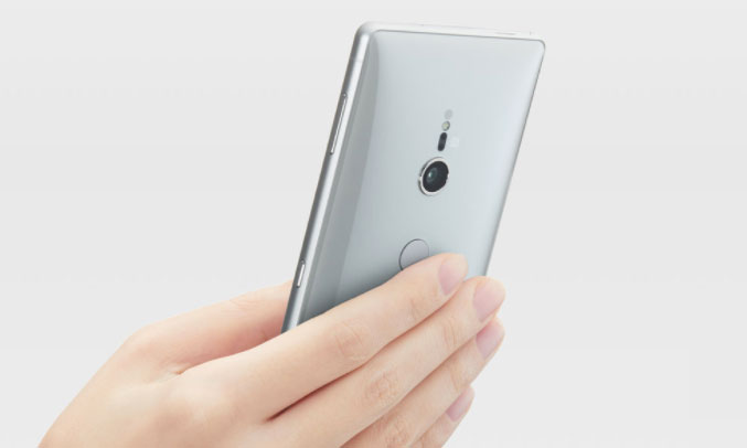 Điện thoại Sony Xperia XZ2 màu bạc hiện đại