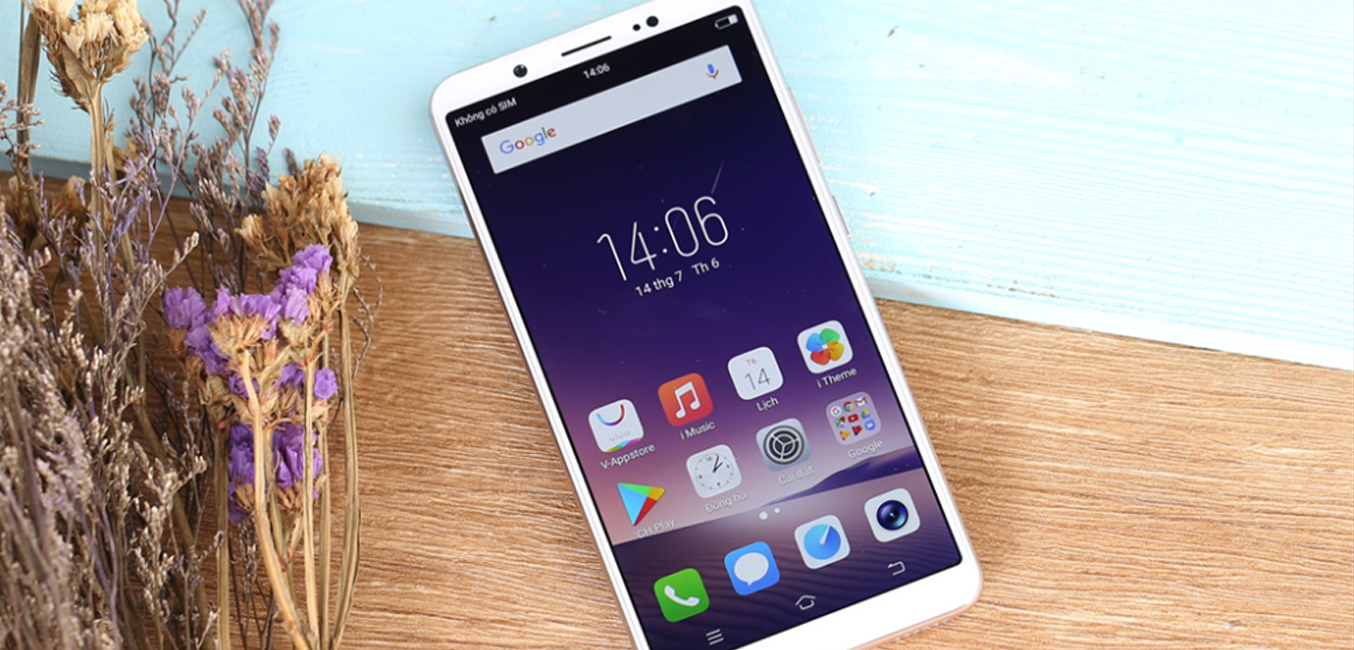 Điện thoại di động Vivo V7 Plus vàng kiểu dáng thời trang