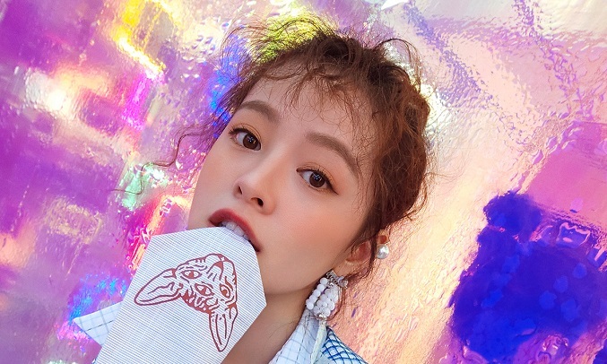 Điện thoại Vivo Y19 Đen Phong Vân