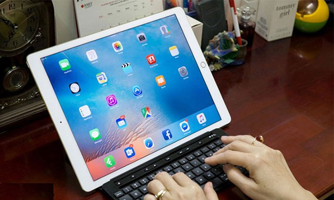 Máy tính bảng 10.5 Wifi 64GB (2017) Gold chụp hình lung linh