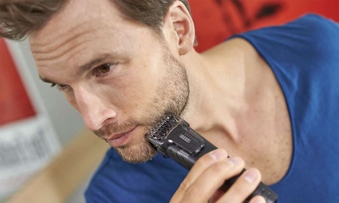 Duy trì kiểu râu, tạo ra những đường sắc nét, cân đối xung quanh mép râu với máy cạo tỉa đa năng Philips QG3320