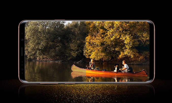 Samsung Galaxy S9 vàng hiển thị hình ảnh sắt nét