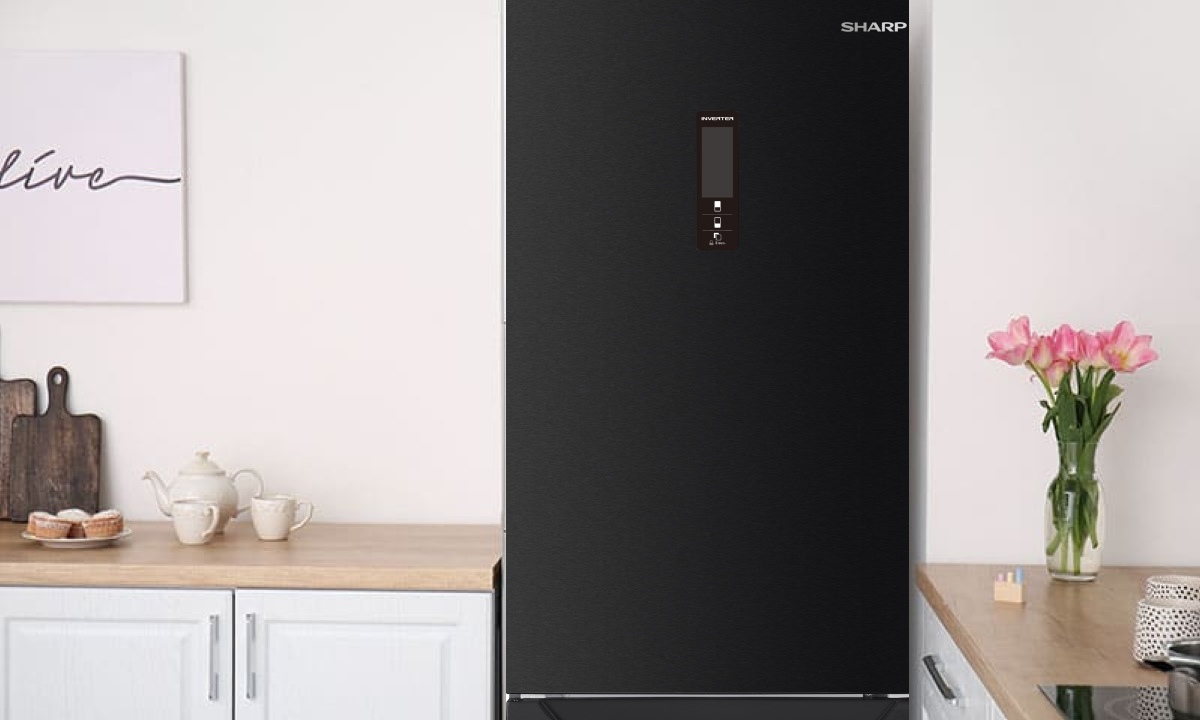 Công nghệ J-TECH Inverter Tủ lạnh được trang bị công nghệ J-TECH Inverter giúp tiết kiệm điện năng hiệu quả, đồng thời duy trì hoạt động êm ái, bền bỉ theo thời gian. Hệ thống máy nén thông minh điều chỉnh công suất linh hoạt, giúp nhiệt độ trong tủ luôn ổn định, bảo vệ thực phẩm tươi ngon lâu hơn mà vẫn giảm thiểu tiếng ồn khi vận hành.