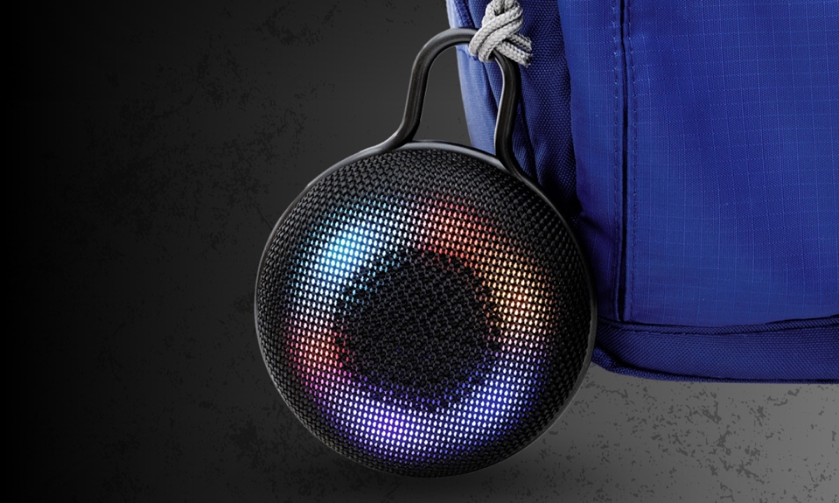 Nhỏ gọn, kết nối nhanh Loa Bluetooth iCore M18 sở hữu thiết kế mini dễ mang theo, âm thanh rõ ràng cùng hiệu ứng LED sinh động. Sản phẩm phù hợp cho học tập, làm việc, du lịch hoặc nghe nhạc thư giãn mỗi ngày với kết nối nhanh và sử dụng linh hoạt.