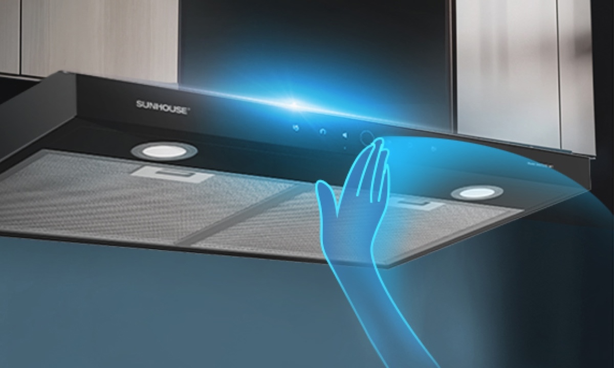 Công nghệ thông minh Tích hợp cảm biến chuyển động Smart Motion, máy cho phép bật/tắt hoặc thay đổi tốc độ hút chỉ bằng một thao tác vẫy tay – nhanh gọn và hợp vệ sinh. Bảng điều khiển cảm ứng đi kèm màn hình LED hiển thị rõ nét, mang lại t