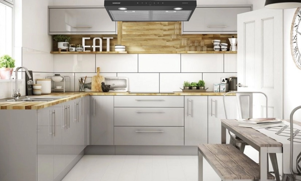 Chuẩn sống hiện đại bắt đầu từ căn bếp sạch thoáng và tinh tế. SUNHOUSE SHB72021-MT là chiếc máy hút mùi kính thẳng được thiết kế dành riêng cho những không gian bếp đề cao tính gọn gàng và thẩm mỹ. Với công suất hút 600m³/h cùng bộ lọc hiệu suất cao, thiết bị giúp loại bỏ nhanh chóng khói và mùi dầu mỡ, mang lại bầu không khí trong lành chỉ sau vài giây vận hành.