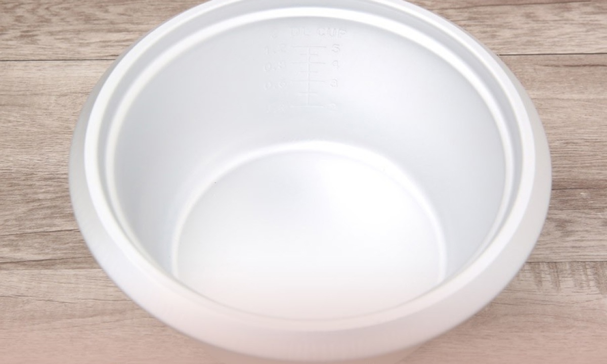 Nồi cơm điện 1.2 lít Sunhouse SHD8105