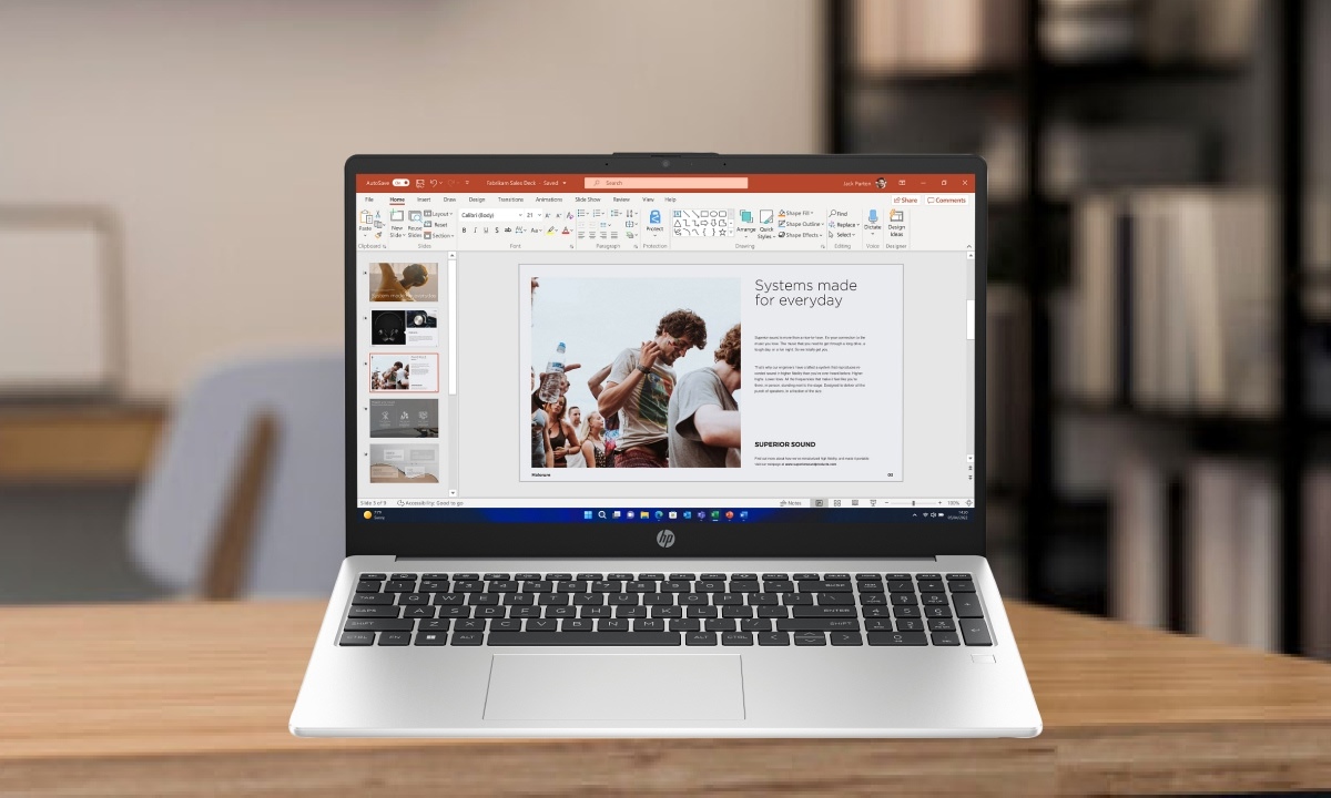 Bộ vi xử lý Intel Core i3-1315U thế hệ 13 – 6 nhân, 8 luồng, lên tới 4.5GHz Với CPU Intel Core i3-1315U đời thứ 13 gồm 6 nhân 8 luồng, xung nhịp tối đa đạt 4.5GHz, HP 250 G10 cho khả năng đa nhiệm mượt mà, xử lý tốt các ứng dụng văn phòng, mở nhiều tab/chương trình cùng lúc mà không bị chậm. Đây là lựa chọn tối ưu cho người dùng cần máy bền, ổn định để làm việc dài giờ.