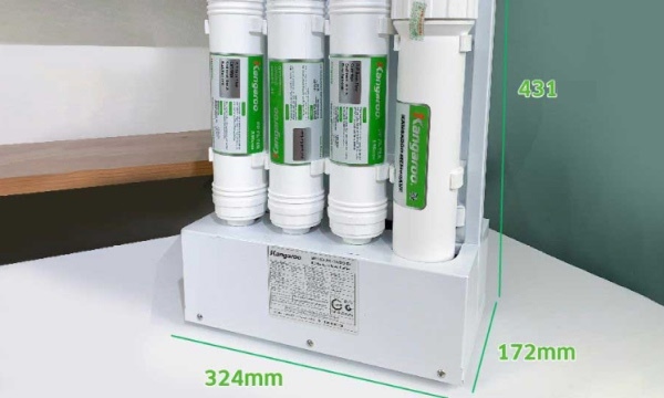 Thiết kế không vỏ, tiết kiệm không gian Máy lọc nước Kangaroo KGHP66 được thiết kế kiểu dáng không vỏ, để gầm, mang đến sự gọn gàng và tiết kiệm diện tích lắp đặt. Kiểu máy này phù hợp với nhiều vị trí trong gia đình, dễ dàng bố trí dưới bồn rửa hoặc khu vực bếp mà không chiếm nhiều không gian.