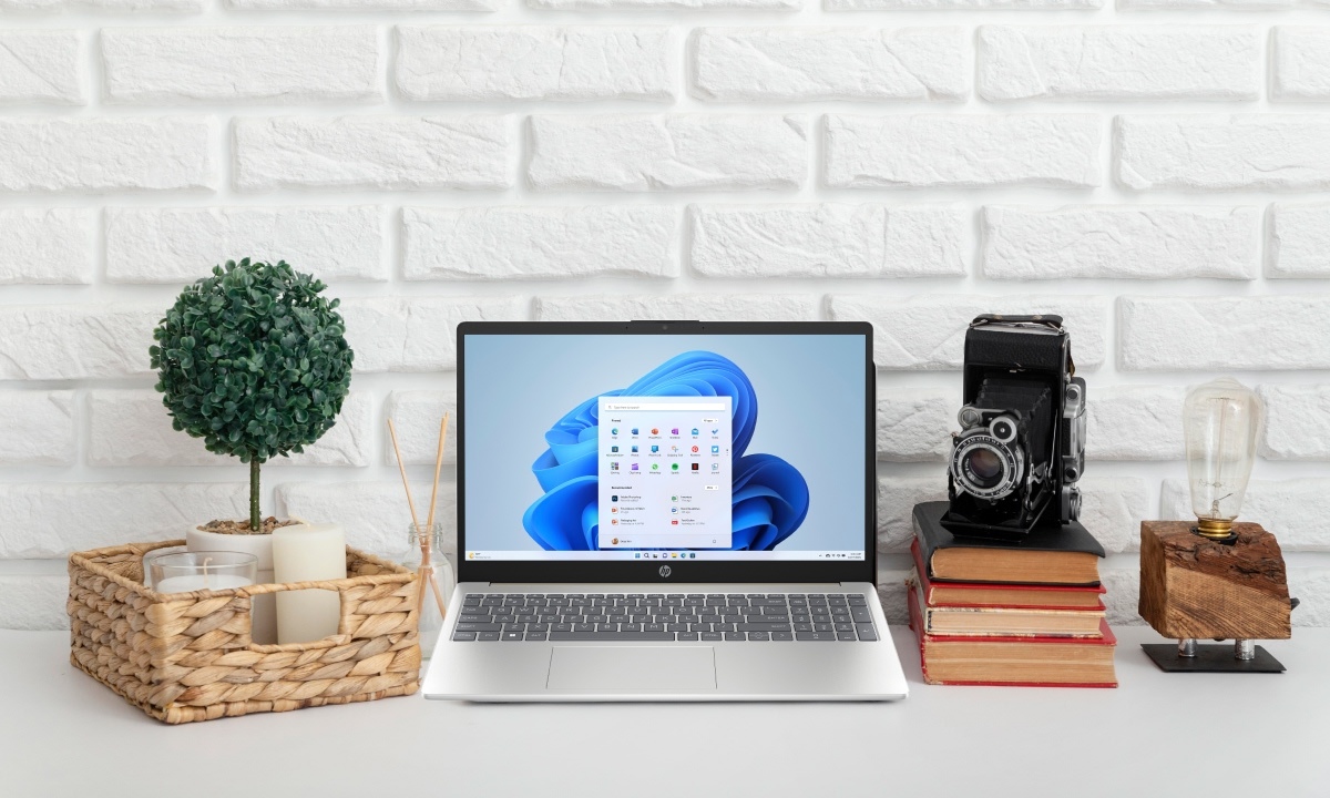 Cổng USB Type-C hỗ trợ truyền dữ liệu tốc độ cao, kết nối linh hoạt với máy chiếu hoặc ổ cứng ngoài. Công nghệ sạc nhanh HP Fast Charge cho phép sạc 50% pin chỉ trong 45 phút – hoàn hảo cho người dùng luôn bận rộn.