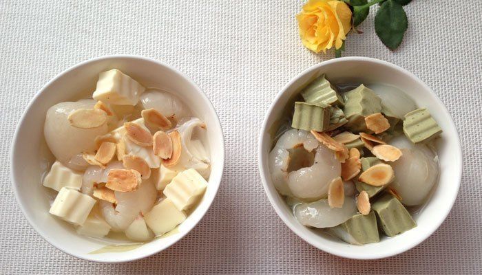 Cả gia đình quây quần bên nhau thưởng thức món chè khúc bạch thơm ngon và trò chuyện vui vẻ thì còn gì bằng!